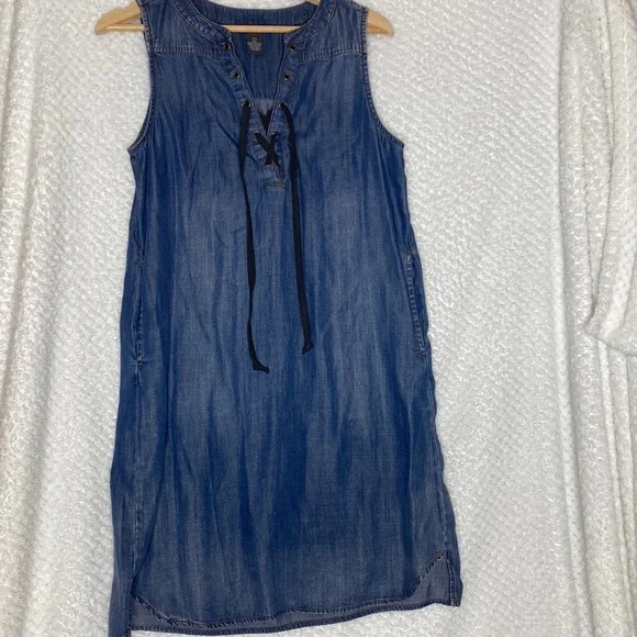Chelsea & Theodore Dresses | Chelsea & Theodore Petite Chambray Style Denim Dress | Color: Blue | Size: SP | Luxeishlulu's Closet Chelsea & Theodore Dresses | Chelsea & Theodore Petite Chambray Style Denim Dress | Color: Blue | Size: SP | Luxeishlulu's Closet